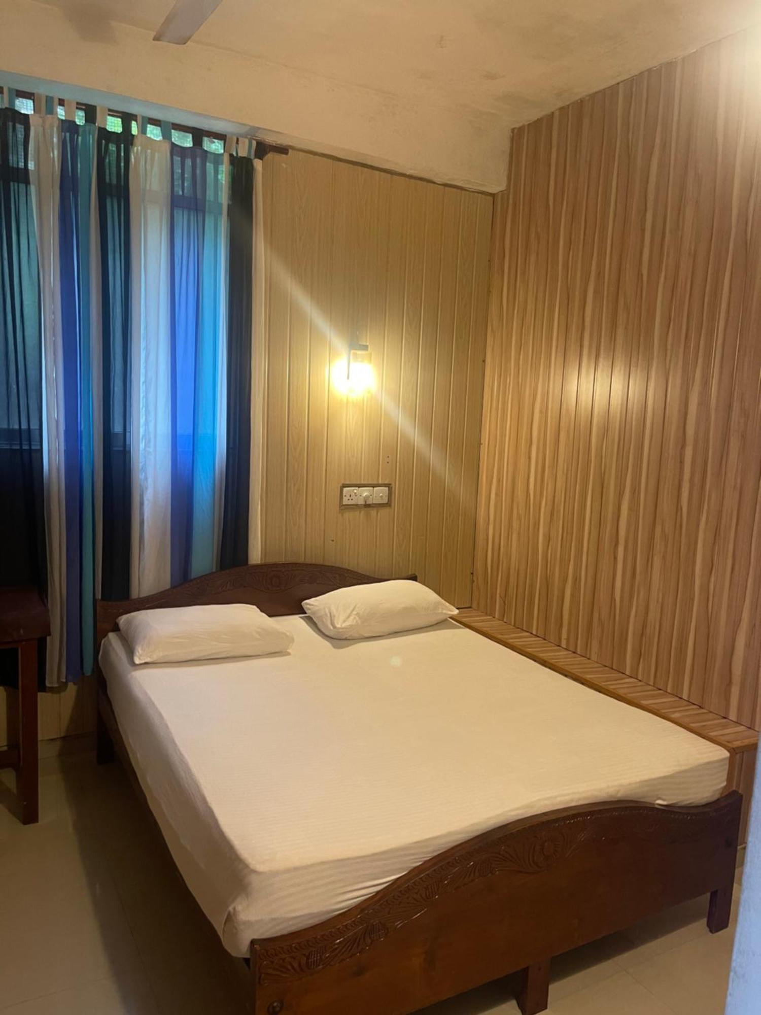 Holiday Inn Unawatuna Exterior photo